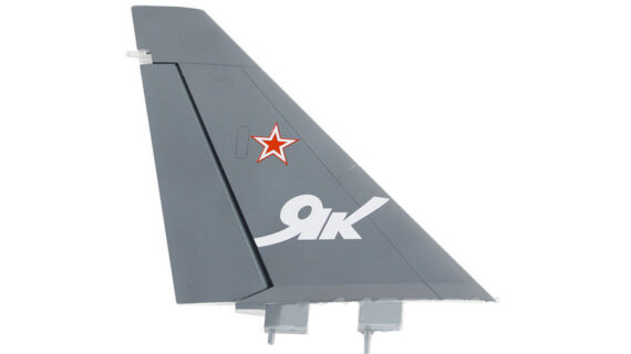 Yak-130_90_grey_rudder.jpg